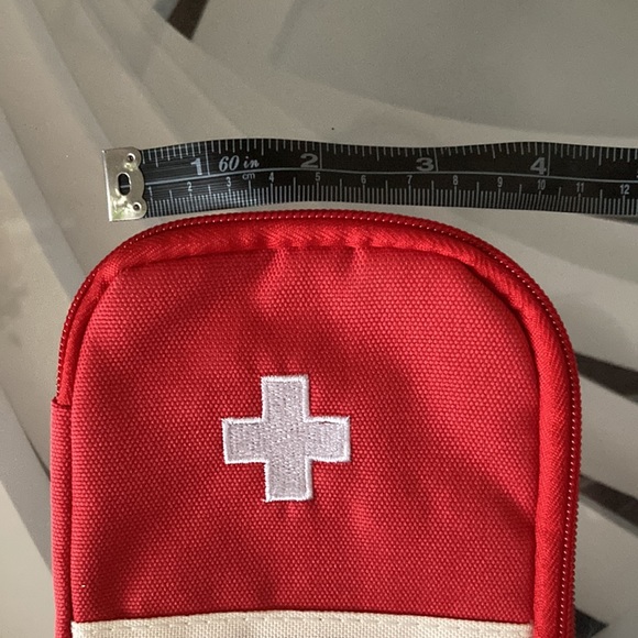 BNIP Small Red First Aid Zipper Bag⛑ - Picture 9 of 9